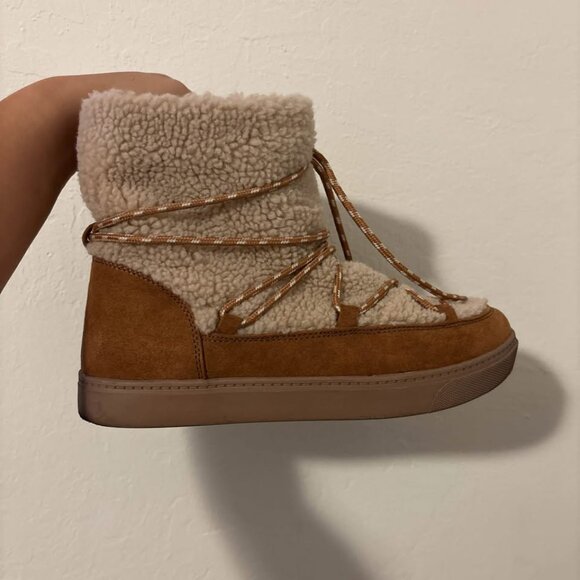 Old Navy Winter Boots - Picture 2 of 4